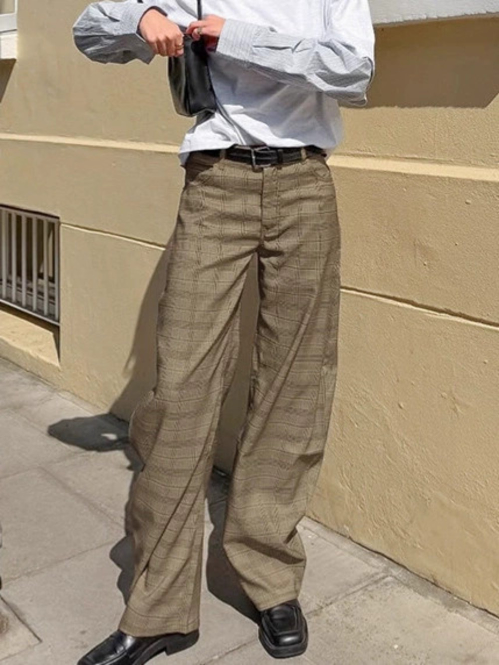 Forever 21 British Plaid High Waist Flowy Curved Leg Trousers Casual - Picture 2 of 7